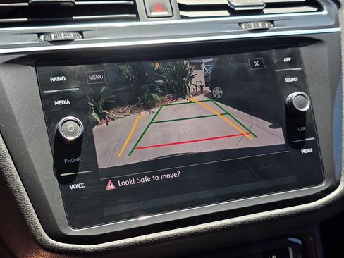 Used 2020 Volkswagen Tiguan SE w/ Panoramic Sunroof Package FWD image 40