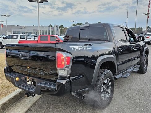 Used 2022 Toyota Tacoma TRD Off-Road w/ Technology Package image 11
