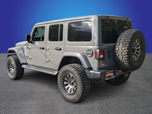 Used 2021 Jeep Wrangler Unlimited Sahara AWD/4WD image 6