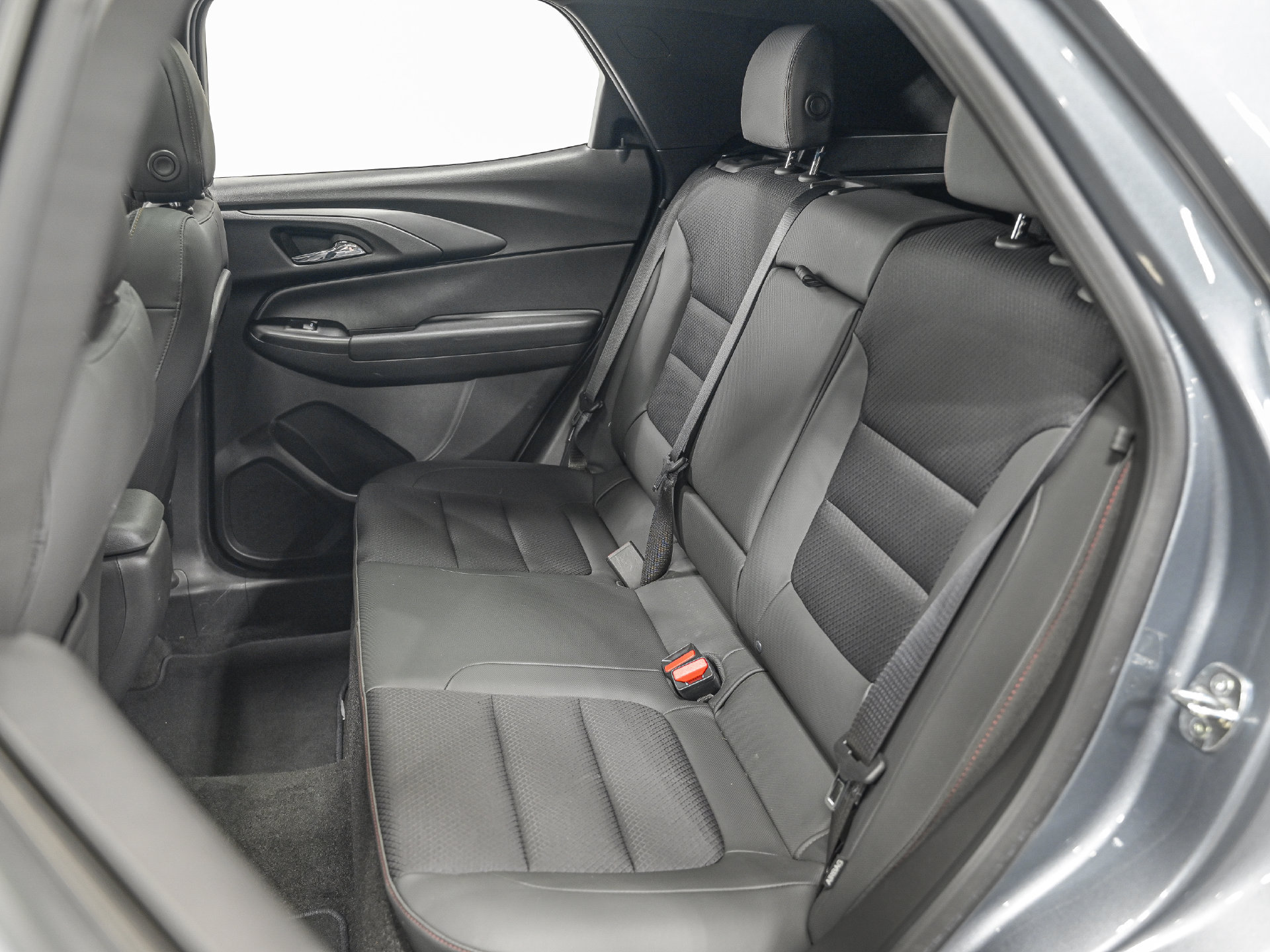 Used 2022 Chevrolet TrailBlazer RS w/ Sun and Liftgate Package AWD/4WD image 29