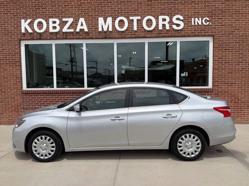 Used 2016 Nissan Sentra S FWD image 1