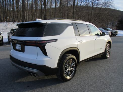 Certified 2025 Chevrolet Traverse LT image 5