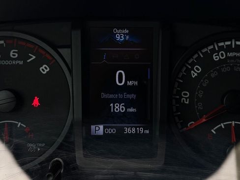 Used 2022 Toyota Tacoma SR RWD image 12