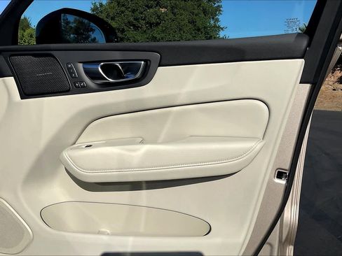 New 2026 Volvo XC60 T8 Ultra w/ Protection Package Premier image 30