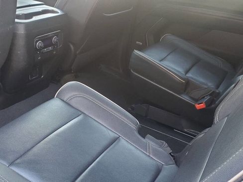 Used 2023 Chevrolet Suburban Premier image 26