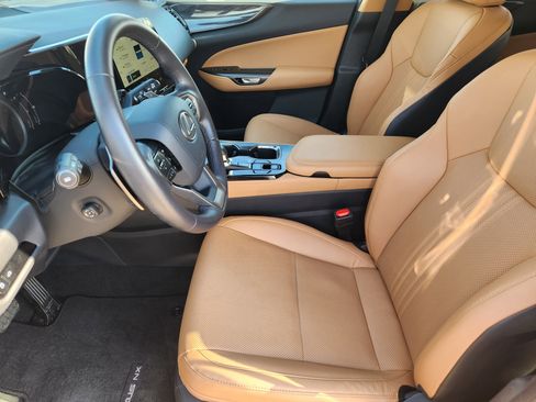 Used 2025 Lexus NX 250 FWD w/ Premium Package image 17