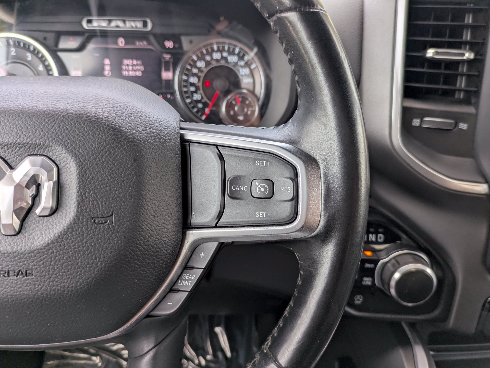 Used 2021 RAM 1500 Big Horn AWD/4WD image 32