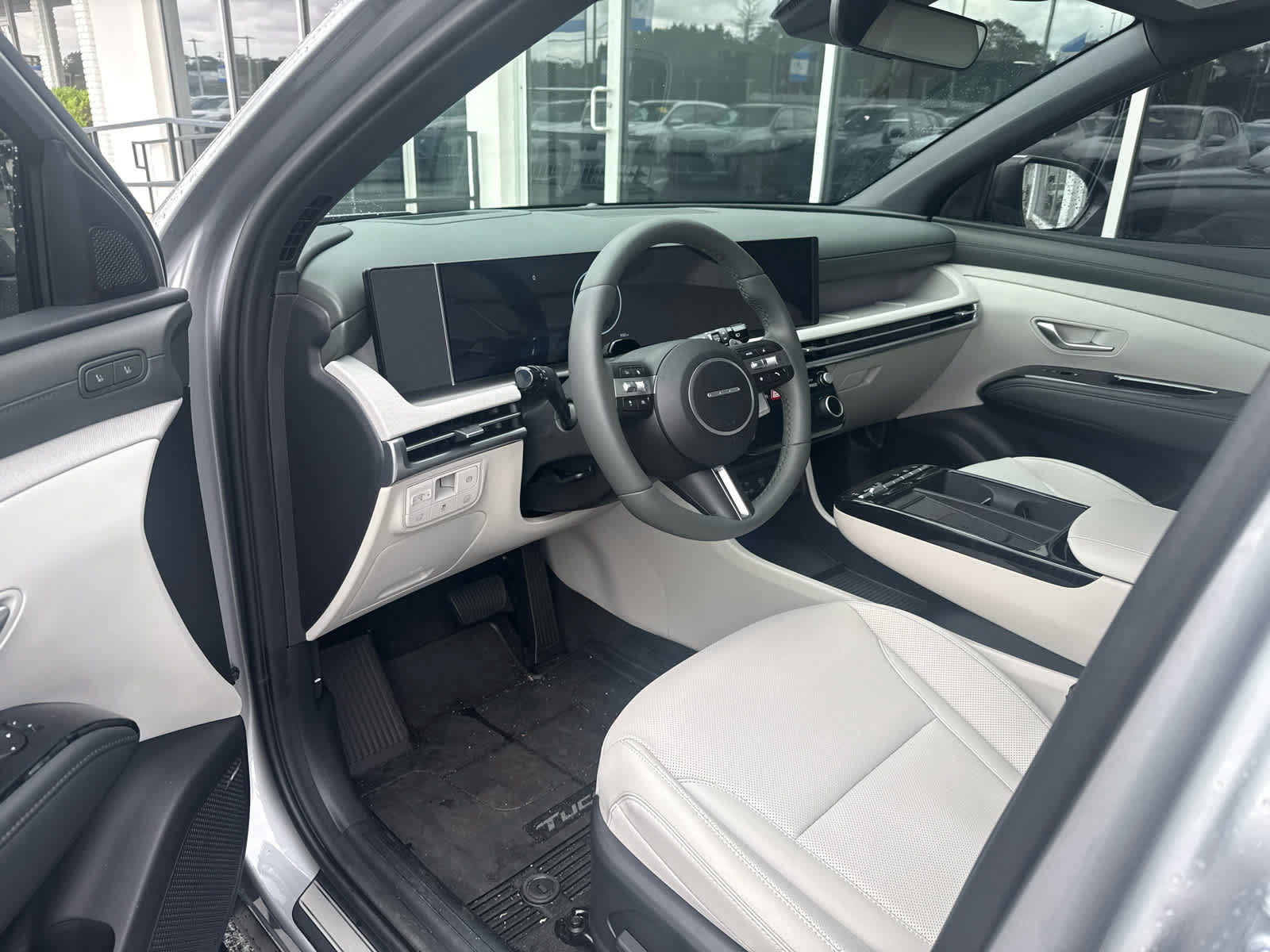 Used 2026 Hyundai Tucson Limited AWD/4WD image 3