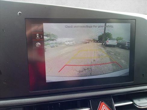 Used 2023 Kia Niro LX FWD image 21