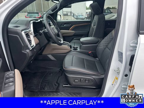 Used 2024 GMC Canyon Denali AWD/4WD image 9