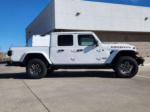 New 2026 Jeep Gladiator Mojave w/ Steel Bumper Group image 2