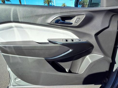 New 2026 Chevrolet Trax LT w/ Driver Confidence Package image 9