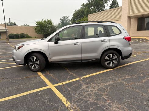 Used 2017 Subaru Forester 2.5i w/ Alloy Wheel Package AWD/4WD image 3