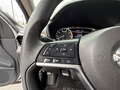 Used 2023 Nissan Altima 2.5 SV FWD image 24