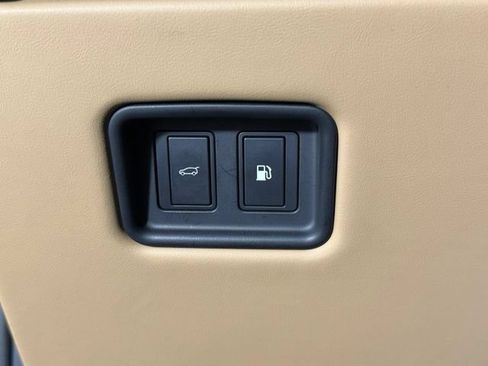 Used 2025 Land Rover Range Rover SE AWD/4WD image 28
