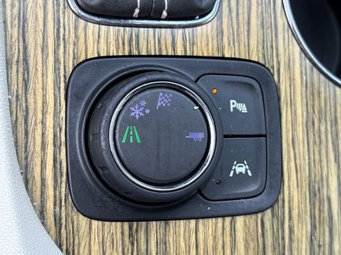 Used 2019 GMC Acadia Denali w/ Technology Package FWD image 33