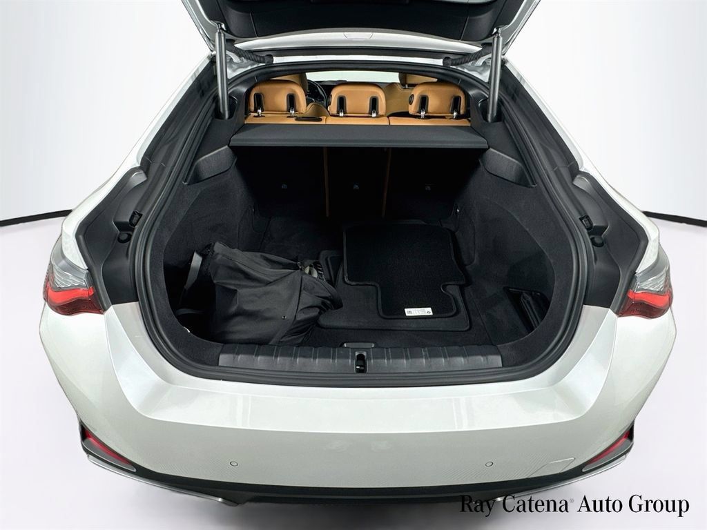 Used 2023 BMW i4 eDrive35 w/ Premium Package RWD image 28