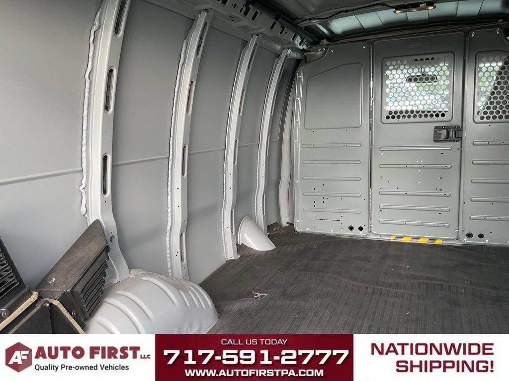 Used 2018 Chevrolet Express 2500 w/ Driver Convenience Package RWD image 14