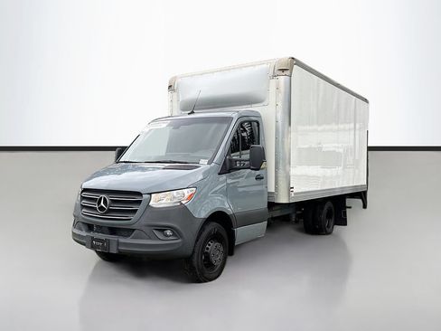 Used 2024 Mercedes-Benz Sprinter 4500 image 7