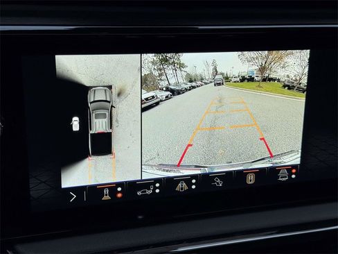 Used 2024 GMC Sierra 1500 AT4 w/ Technology Package image 5