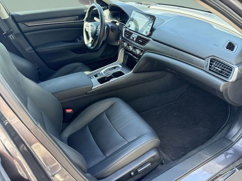 Used 2022 Honda Accord Touring image 17