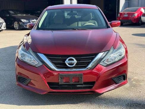 Used 2017 Nissan Altima 2.5 S w/ Power Driver Seat Package FWD image 2