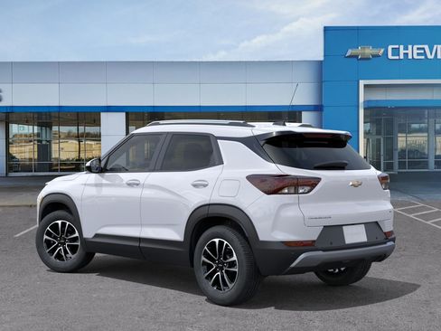 New 2026 Chevrolet TrailBlazer LT w/ Driver Confidence Package FWD image 3