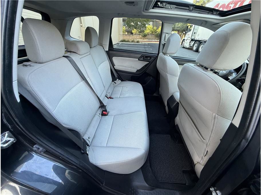 Used 2015 Subaru Forester 2.5i Premium AWD/4WD image 22