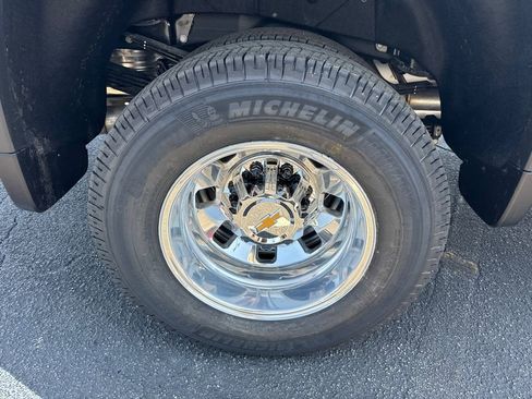 New 2026 Chevrolet Silverado 3500 High Country w/ High Country Premium Package AWD/4WD image 18