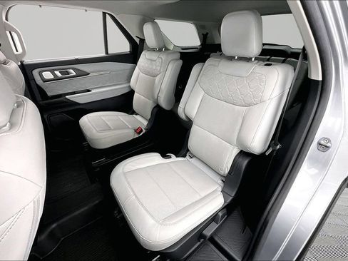 Certified 2025 Ford Explorer Platinum w/ LUX Leather Package AWD/4WD image 26