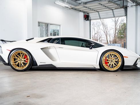 Used 2017 Lamborghini Aventador S image 5