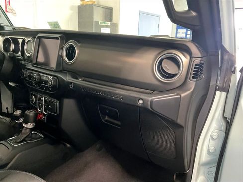 Used 2023 Jeep Wrangler Unlimited Rubicon 4xe w/ Cold Weather Group AWD/4WD image 13