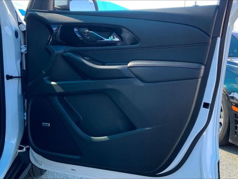 Certified 2023 Chevrolet Traverse RS image 22