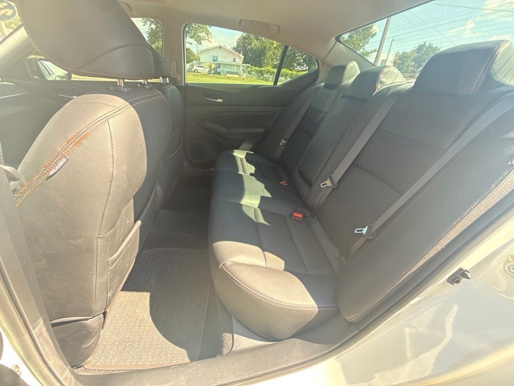 Used 2021 Nissan Altima 2.5 SR w/ SR Premium Package FWD image 11
