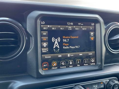 Used 2022 Jeep Wrangler Unlimited Sport AWD/4WD image 26