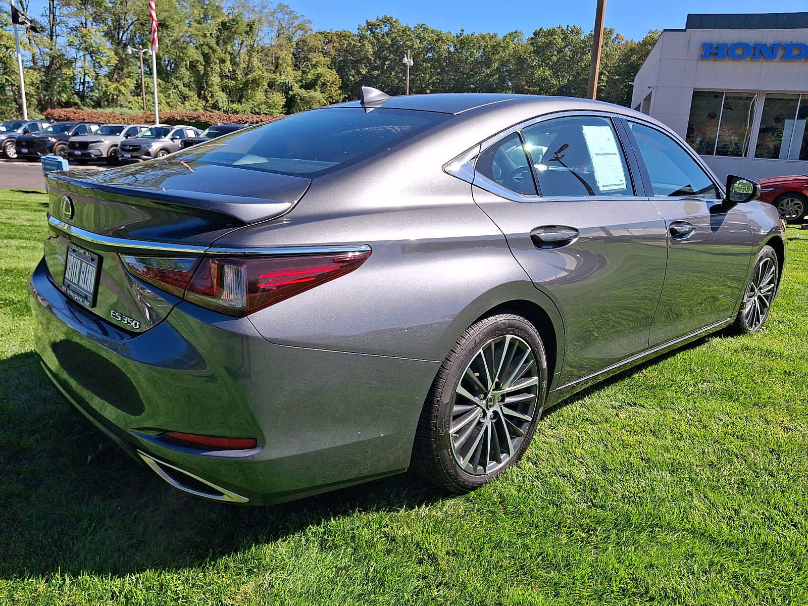 Used 2022 Lexus ES 350 w/ Premium Package FWD image 6