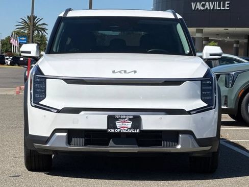 Certified 2024 Kia EV9 Wind AWD/4WD image 11