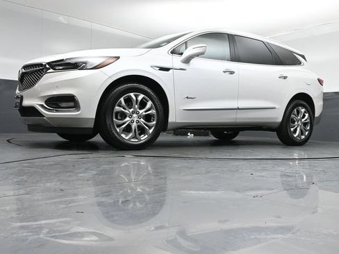 Used 2019 Buick Enclave Avenir w/ Avenir Technology Package AWD/4WD image 40