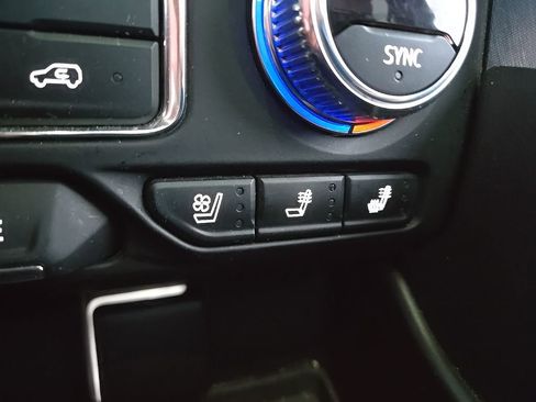 Used 2021 GMC Yukon XL SLT w/ SLT Premium Package image 28