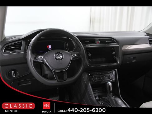 Used 2020 Volkswagen Tiguan SEL w/ 3rd Row Seat Package AWD/4WD image 6