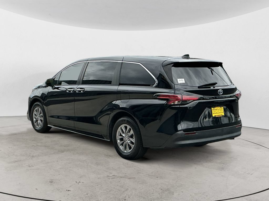 Used 2022 Toyota Sienna XLE FWD image 7