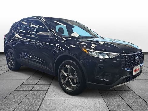 Used 2025 Ford Escape ST-Line image 3