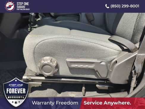 Used 2025 Jeep Gladiator Sport AWD/4WD image 13