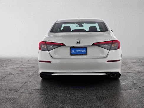 Used 2023 Honda Civic Sport image 4