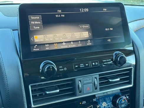 Used 2024 Nissan Armada SL w/ Captain's Chairs Package image 35