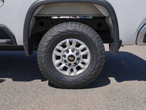 Used 2025 Chevrolet Silverado 2500 LT w/ Convenience Package AWD/4WD image 13