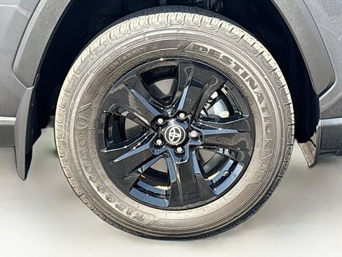 Used 2025 Toyota RAV4 XLE w/ Convenience Package FWD image 32