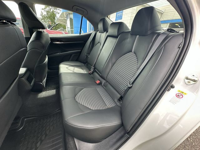 Used 2018 Toyota Camry SE FWD image 25