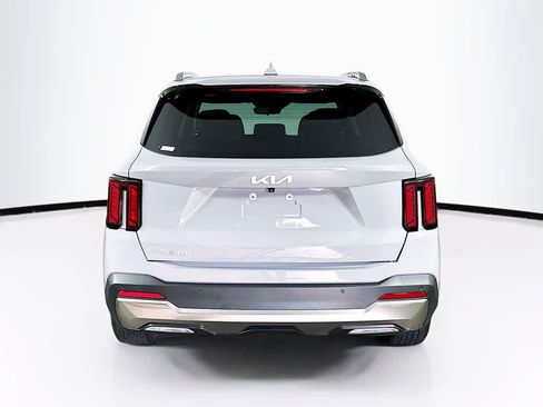 Used 2024 Kia Sorento S w/ Panoramic Sunroof Package FWD image 5