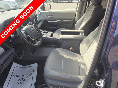 Used 2021 Toyota Sienna XLE w/ XLE Plus Package FWD image 6